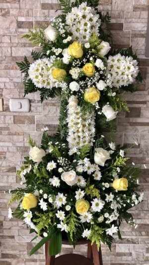 flower arrangement condolences