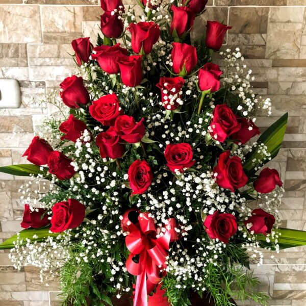 Arreglo de 36 rosas rojas en caja, entrega a domicilio en Managua